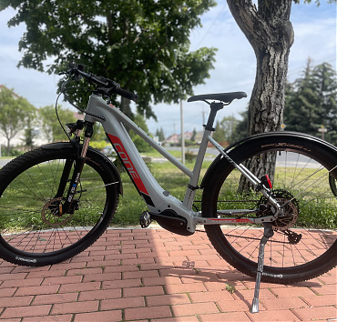 Cone 3.0 eMTB e-bike - 29' 49-es vázméret Lockolható első teló Bosch rendszer Performance Line CX 85NM motor 500-as vázba integrált akkumulátor 1902km-t futott 1x12-es Sram váltás Hidraulikus tárcsafékek. Ár: 625.000ft