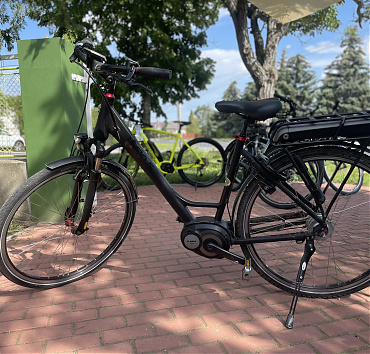 Sinus e-bike  - 28', 50-es L váz, Bosch active line plus rendszer, 50NM Performance line motor, hidraulikus magura abroncsfékek, 500WH akkumulátor, Bosch Intuvia kijelző, 8 sebességes agyváltó, teleszkópos nyeregcső, dönthető és állítható kormány, 17.929km-et futott. Ár: 380.000ft