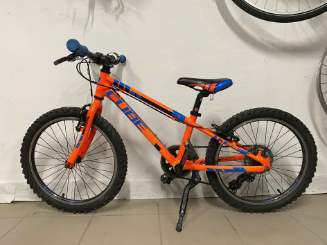 Cube Gyermek kerékpár - 20" kerékméret26 cm váz méretAlu vázÁr: 85.000.-ft