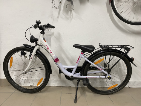 Falter Lányka kerékpár - 24" kerékméret34 cm váz méretAlu vázGyári világításÁr: 80.000.-ft