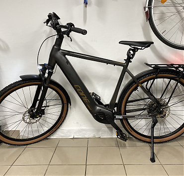 Cone eSUV 4.0 e-BIKE - 29" kerékméret56cm váz méretBosch Performance Line CX 85Nm gen 4 motor750Wh akkumulátorSmart systemOkostelefon kompatibilis6862km-t futottKiox 300 kijelző1x12 sebességes Shimano XT váltásDönthető kormánystucniHidraulikus tárcsafékekLockolható, levegős első teleszkópTenyértámaszos kormánymarkolatProfi teleszkópos nyeregcsőGyári világításGyári kulcsok, gyári töltőÁllapota hibátlan, akár az újÁr: 659.000.-ft