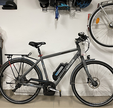 Kettler Traveller E+Light e-BIKE - 28" kerékméret50cm váz méretBosch Classic Line motor288Wh akkumulátor + bővíthető /400Wh/1x10 sebességes Shimano Deore XT váltásShimano Deore XT fékekAlu vázGyári világításGyári kulcsok, gyári töltőÁr: 350.000.-ft