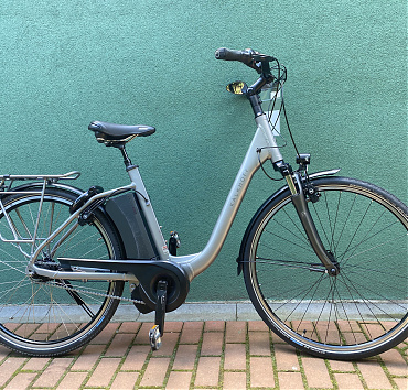 Kalkhoff e-bike - 28” kerékméret50cm “M” váz méretImpulse EVO E-series középmotorShimano Nexus 8 agyváltóMagura HS11 hidraulikus tárcsafékSRSUNTOUR speed lock első teleszkópDönthető kormánystucniTeleszkópos nyeregcsőGyári kulcsok, gyári töltőGyári világításÁr: 199.000.-ft
